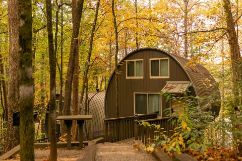 These Quaint Cottages On The Banks Of The Unicoi Lake In Georgia Will Make Your Summer Splendid