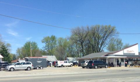 Everyone Has Been Getting The Best Burgers In Illinois At Krekel's Custard Since 1949