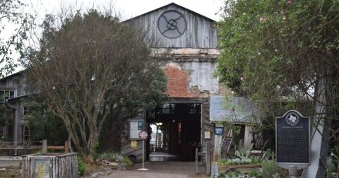 9 Stops Everyone Must Make Along Texas' Chicken Fried Steak Trail