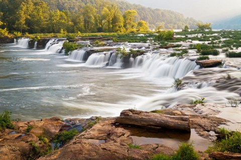 The 3-Hour Road Trip Around the New River Gorge Scenic Loop Is A Glorious Spring Adventure In West Virginia