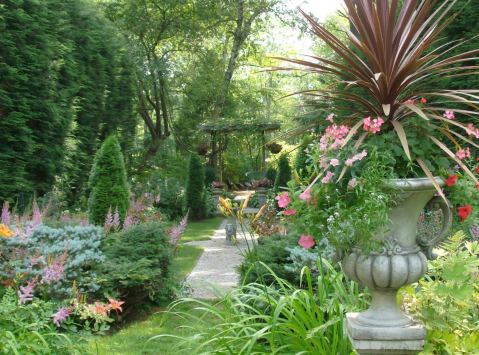 Take A Summer Stroll Through The Stunning Tarbin Gardens In New Hampshire