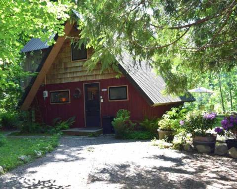 These Quaint Cabins On The Banks Of The Skykomish River In Washington Will Make Your Summer Splendid