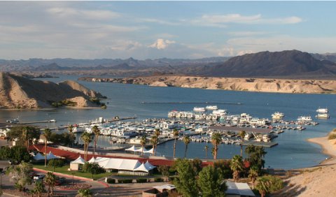 This Summer, Take An Arizona-Nevada Vacation In A Floating Villa On Lake Mohave