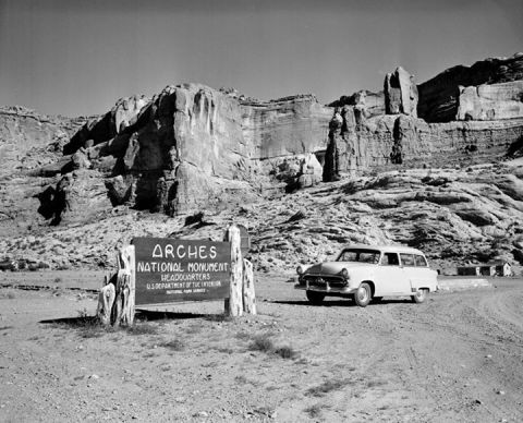 These Before And After Pics Of Arches National Park In Utah Show Just How Much It Has Changed