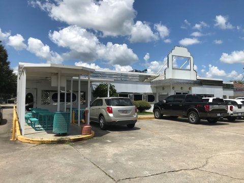 The Fried Chicken At Duffy’s Diner In Louisiana Will Become Your New Favorite Chicken Joint