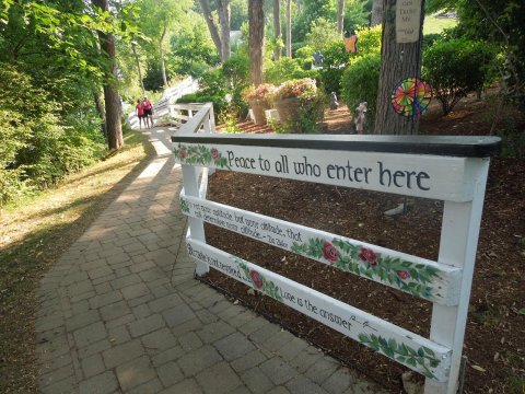 Hiking At Geneva Lake Shore Path In Wisconsin Is Like Entering A Fairytale