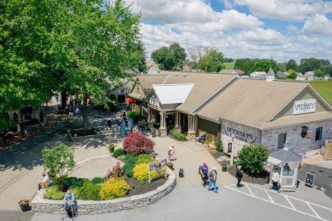 Embark On A Scrumptious Tasting Tour Through Kitchen Kettle Village In Pennsylvania This Summer