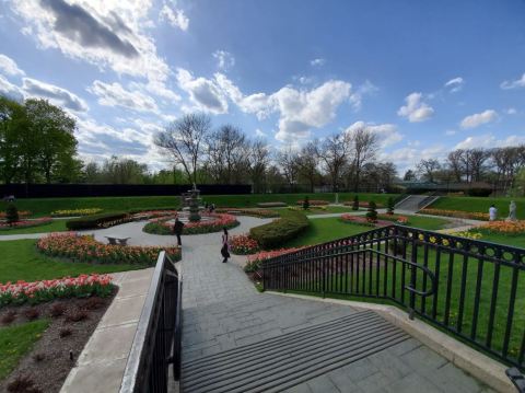 Step Into Another World When You Visit This Whimsical Sunken Garden In Illinois