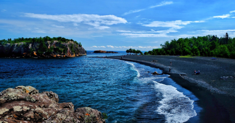 6 Lake Superior Beaches In Minnesota That’ll Make You Feel Like You’re At The Ocean