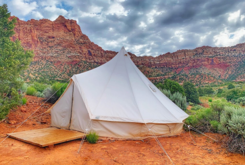 Camp In Luxury While Overlooking Red Rock Country And Zion National Park In Utah