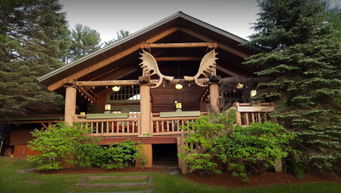 Eat Mouthwatering Steak At Jesse's Steakhouse, A Rustic Restaurant In New Hampshire