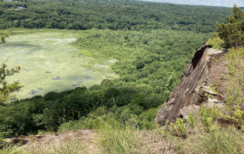 The Regicides Trail In Connecticut Winds Through 7 Miles Of Fascinating History