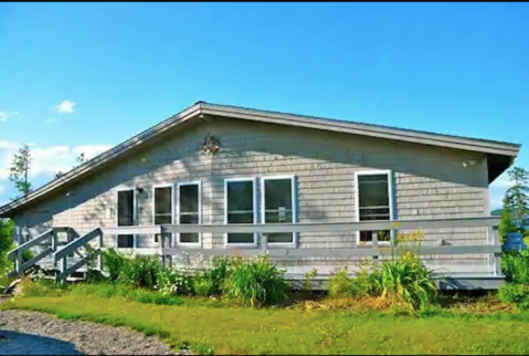 Stay In A Charming Maine Cottage With Its Own Private Beach Access