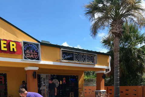 Dano’s Diner In Florida Is A Burger-Centric Eatery The Locals Love