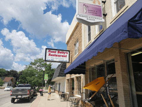 Aunt Betty's Restaurant In Michigan Serves Delicious Homestyle Food At Its Finest