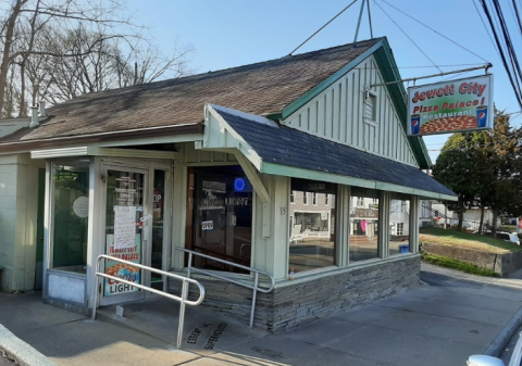 A Family-Owned Restaurant in Connecticut, Jewett City Pizza Palace Serves Delicious Eats