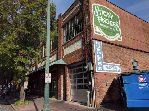 Sticky Fingers Ribhouse In Tennessee Has Some Of The Most Finger-Licking Good BBQ In The State