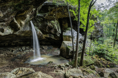 This Easy, Under-A-Mile Trail Leads To Pam's Grotto, One Of Arkansas' Most Underrated Waterfalls