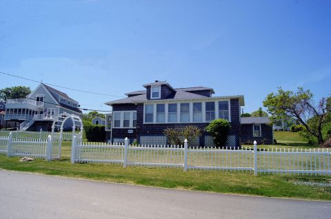 Enjoy Panoramic Views Of Narragansett Bay At This Rhode Island Beach Cottage