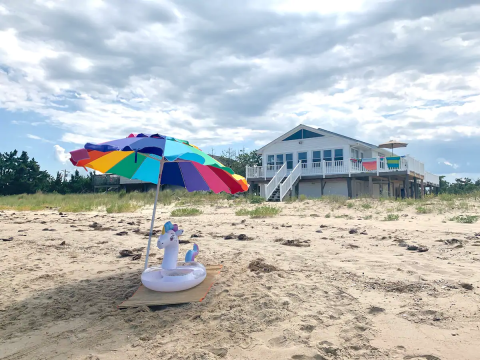 Forget The Resorts, Rent This Charming Waterfront Cottage In Delaware Instead