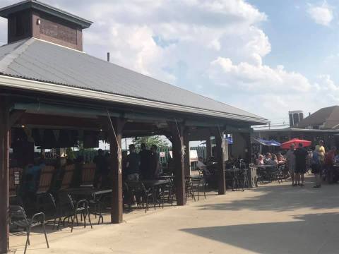 With A Massive Patio And 2 Outdoor Bars, Benny's Pizza Pub & Patio Is An Awesome Summer Hangout In Ohio