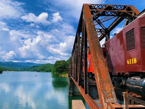 Go For A Socially Distant Ride Through The North Carolina Mountains With The Great Smoky Mountains Railroad