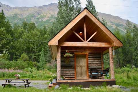 Head To Moose Pass For An Alaskan Getaway In The Bear Cub Cabin