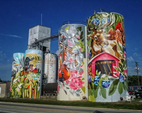 Indiana's Largest Silo Mural Is A Quintessential Roadside Attraction