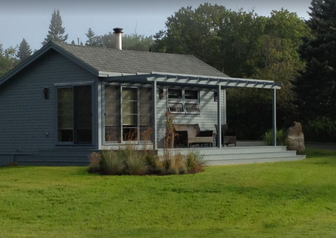 Enjoy A Solo Staycation At This Top-Rated Cottage In Maine