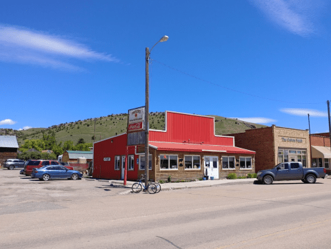 Parkers' Restaurant In Montana Has Over 130 Different Burgers To Choose From