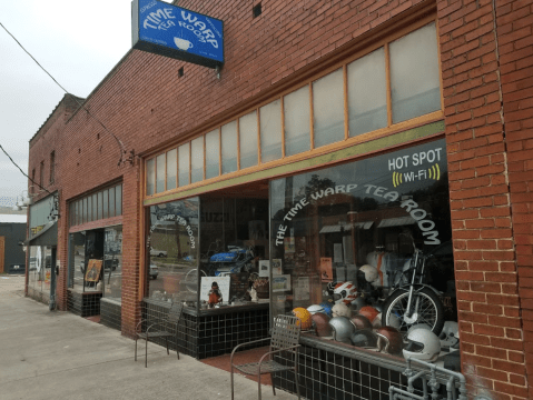 The Time Warp Tea Room Is A Cafe In Tennessee With Several Old Vintage Motorcycles On Display