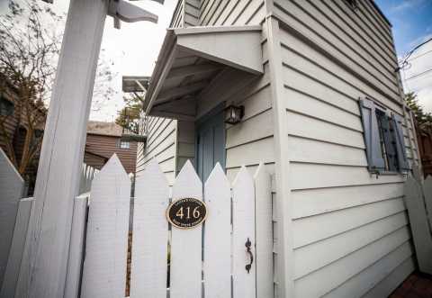 Rent This 18th Century Cottage In Savannah, Georgia Where A 2010 Movie Was Filmed