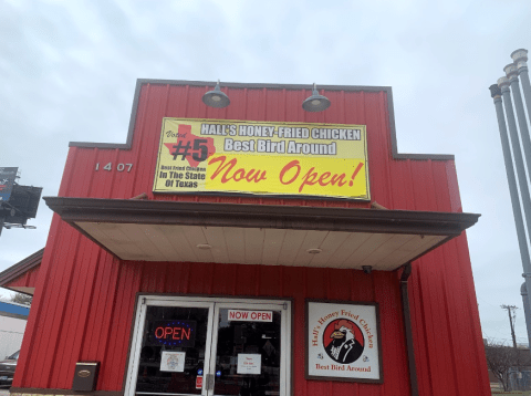 Hall's Honey Fried Chicken Is A Hole-In-The-Wall Texas Restaurant That's Served Up Southern Comforts For 50 Years