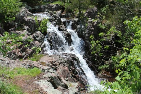 The Short And Sweet Mina Sauk Falls Leads To The Tallest Waterfall In Missouri