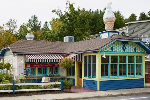 Order Some Of The Best Burgers In New York At Mama’s Boy Burgers, An Adorable Hamburger Stand