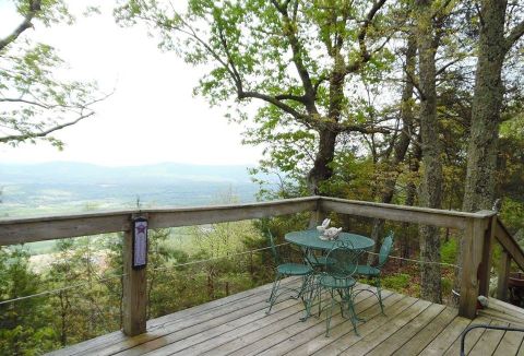 Spend The Night In This Mountain Cottage In Georgia & Disappear Into Nature