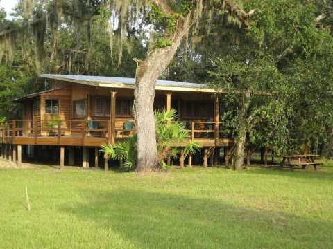 Spend The Night In An Off-Grid Artist’s Cabin In The Woods In Florida