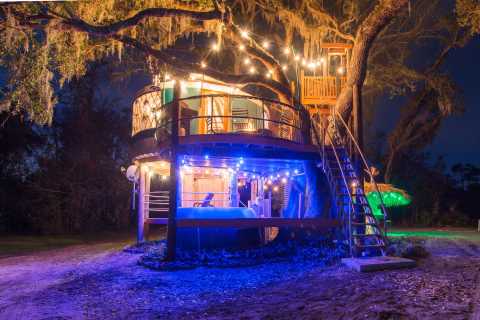 Stay Overnight At This Spectacularly Unconventional Treehouse In Florida