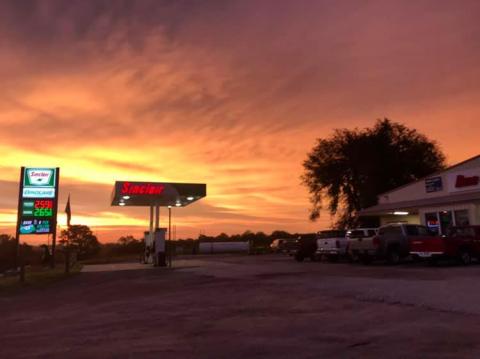 Hidden Deliciousness Lives In This Tiny Kansas Town At Hilltop Market