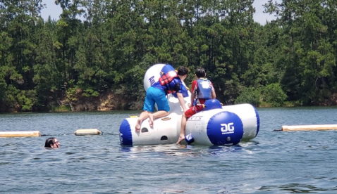 One Of Louisiana's Coolest Aqua Parks, White Sands Lake, Will Make You Feel Like A Kid Again