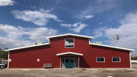 TheBarn Is A Kansas Restaurant So Good, They've Sold Over 100,000 Chicken Fried Steaks