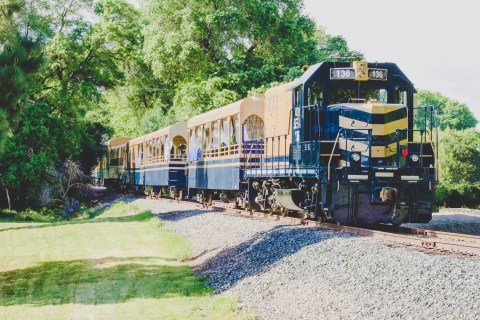 The River Fox Train In Northern California Takes You Through Gold Rush History And Ends With Gem Mining