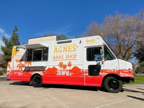 Hawaii's Beloved Agnes' Portuguese Bake Shop Has Reopened As A Malasada Truck And We Couldn't Be More Thrilled