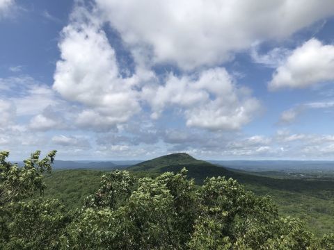 The Long Mountain Summit Trail Might Be One Of The Most Beautiful Short-And-Sweet Hikes To Take In Massachusetts