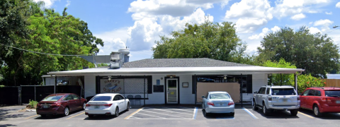 Harry’s Old Place In Florida Is A Classic Seafood & Steak House Right On The Water