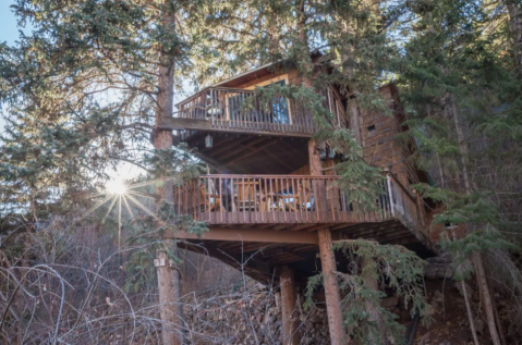 Stay Overnight At This Spectacularly Unconventional Treehouse In Colorado