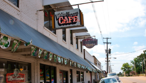 This Neighborhood Eatery In Arkansas Has Been A Local Favorite For Over A Century