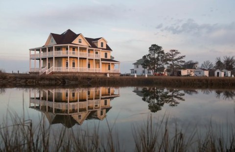 This Island Airbnb In Maryland Is All You Need For A Scenery-Filled Group Getaway