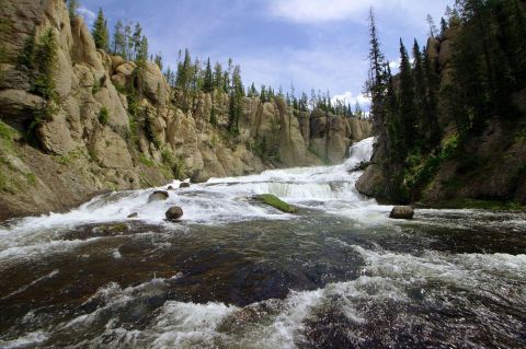 Cascade Creek Trail Is A Beginner-Friendly Waterfall Trail In Wyoming That's Great For A Family Hike