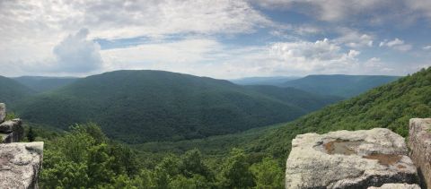 The Table Rock Trail Might Be One Of The Most Beautiful Short-And-Sweet Hikes To Take In West Virginia